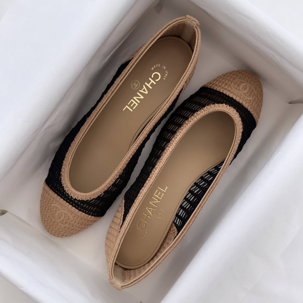 Chanel Black and Beige Raffia Flats | BNIB | Size 37, 38, 38.5